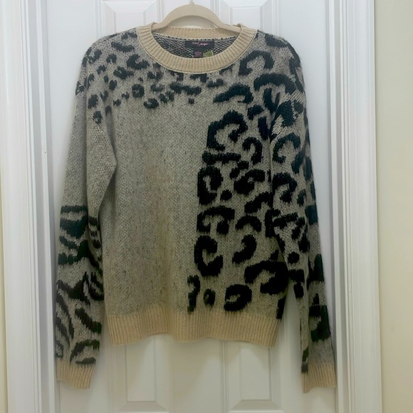 Love By Design Sweaters - NWT Love By Design Animal Print Fuzzy Sweater - Size Large